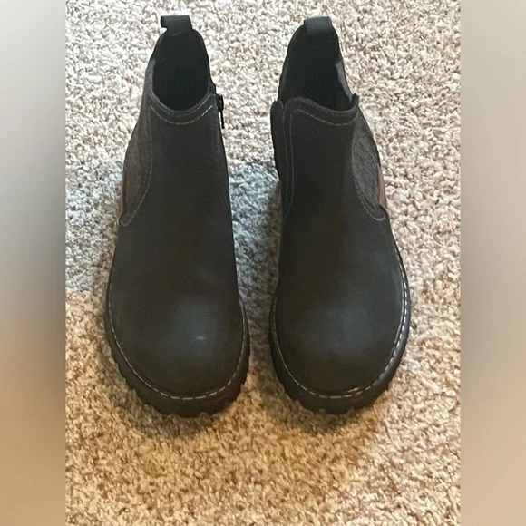 New Josef Seibel Dark Black Suede Leather Boot With Side Zipper, Never worn. 38 - Picture 2 of 12